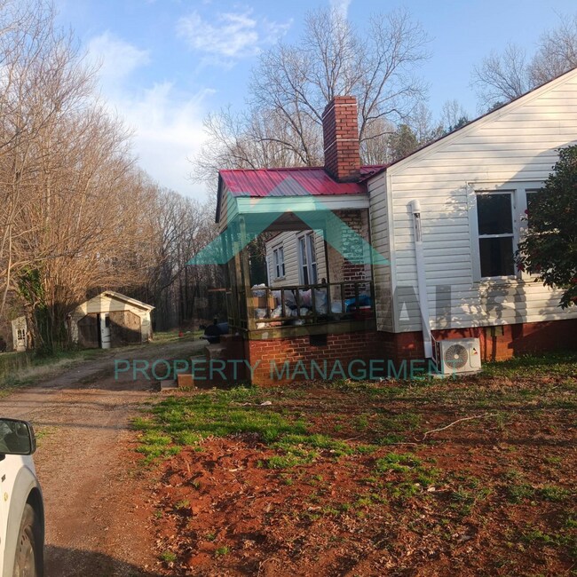 Building Photo - 7305 State Hwy 801 S-