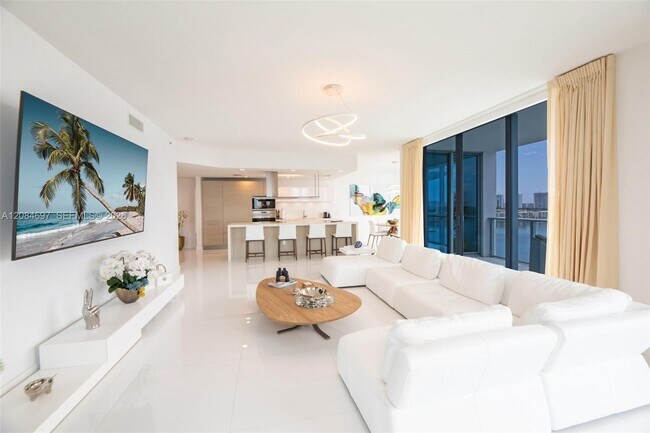 Building Photo - 17111 Biscayne Blvd