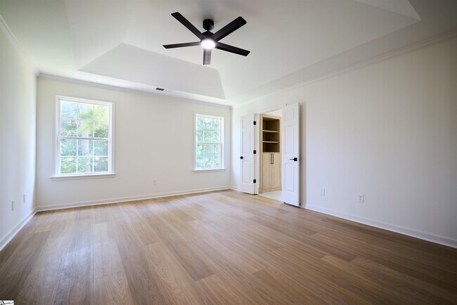 Building Photo - 307 Woodruff Lake Way