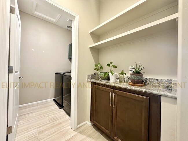 Building Photo - 9814 E Miller Peak Trl