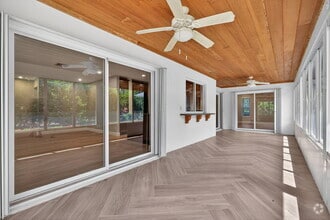 Building Photo - 905 Shore Dr