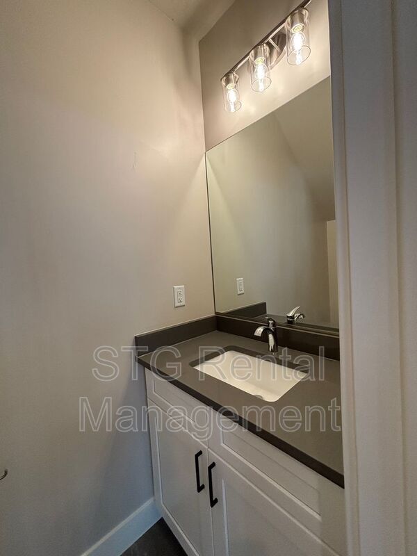 Building Photo - 929 S 4380 W