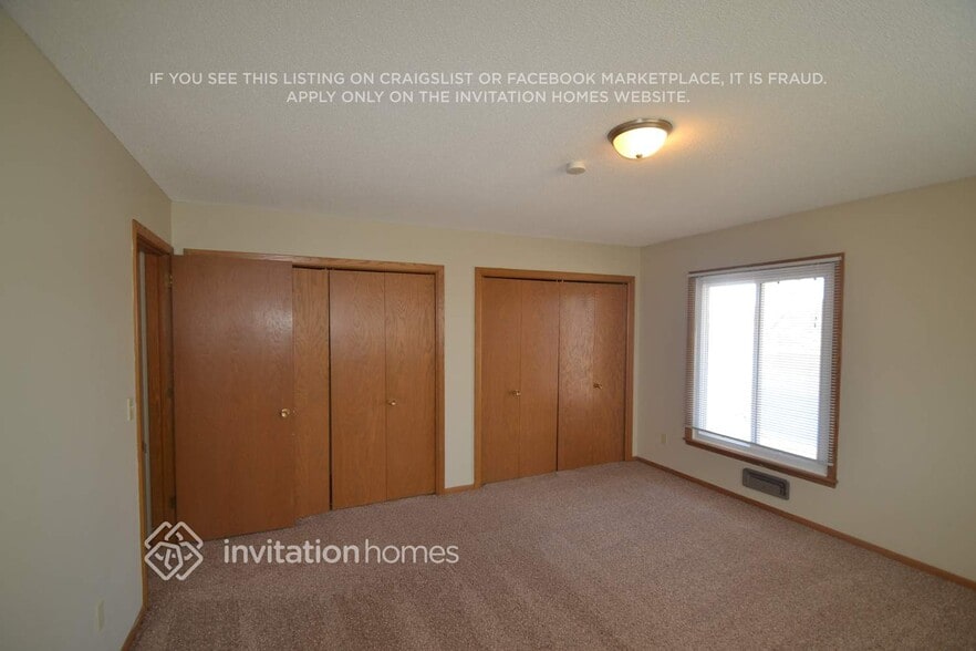 Building Photo - 11208 Mississippi Dr N