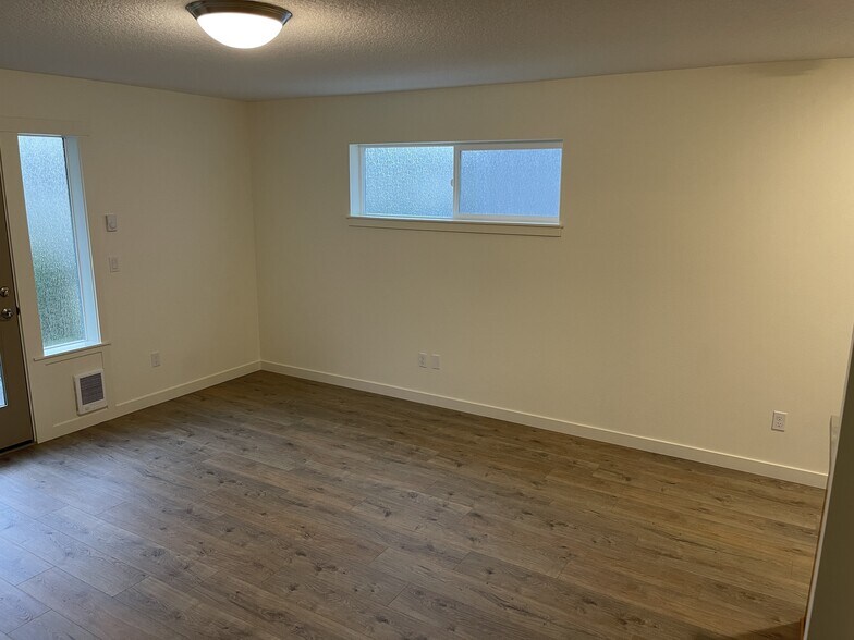 Building Photo - 2360 Kingwood St