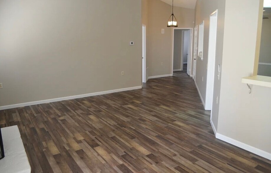 Building Photo - 928 Summerfield St