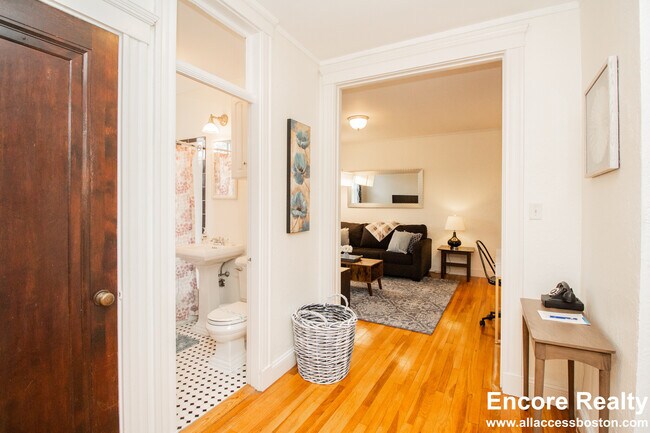 Building Photo - 1945 Commonwealth Ave