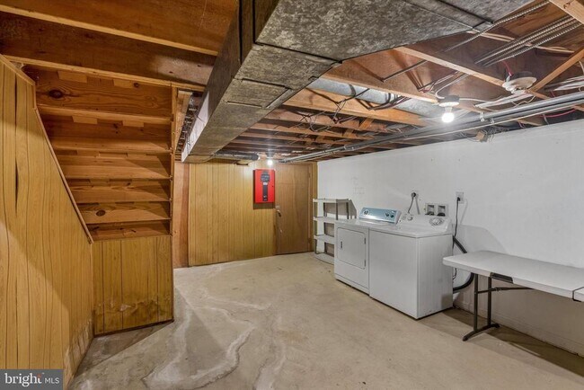 Building Photo - 530 S 15th St