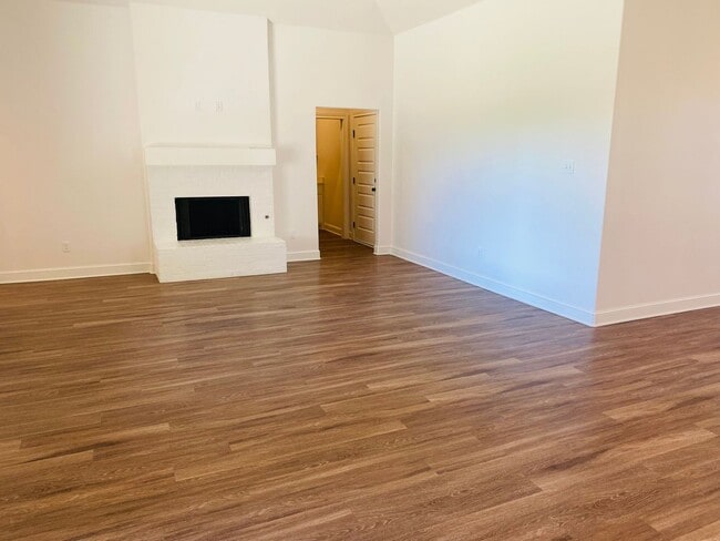 Building Photo - 4 bed 3 Bath Beautiful - Cooper ISD