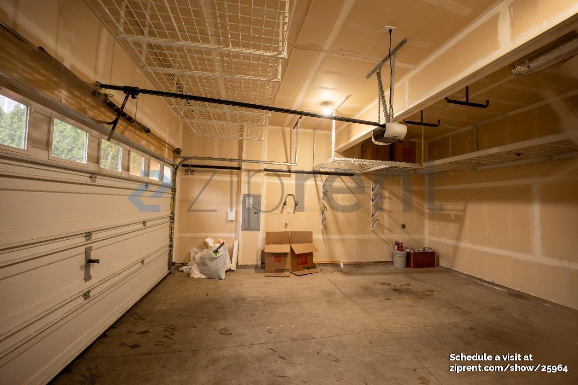 Building Photo - Unit
