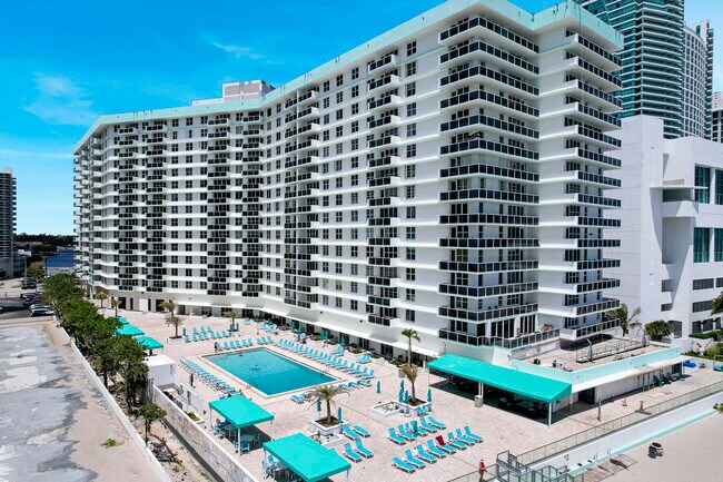 Building Photo - 3725 S Ocean Dr