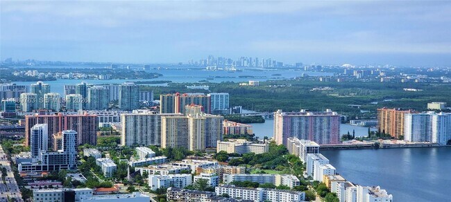 Building Photo - 18975 Collins Ave