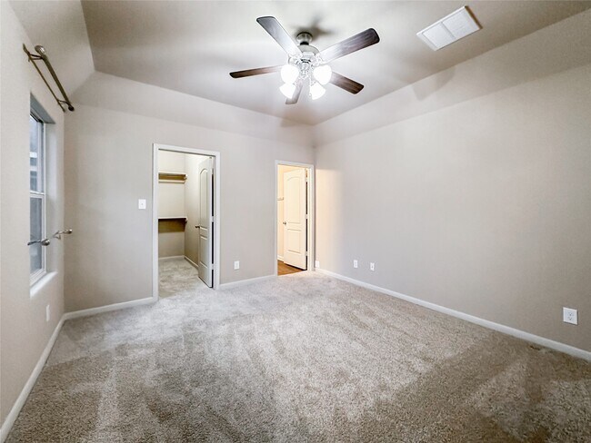 Building Photo - 16771 Mammoth Springs Dr
