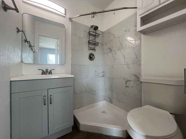 Building Photo - Four Bedroom Two Bath in Calallen School D...