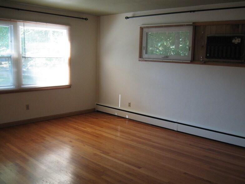 Building Photo - 4926 Ascot Ln