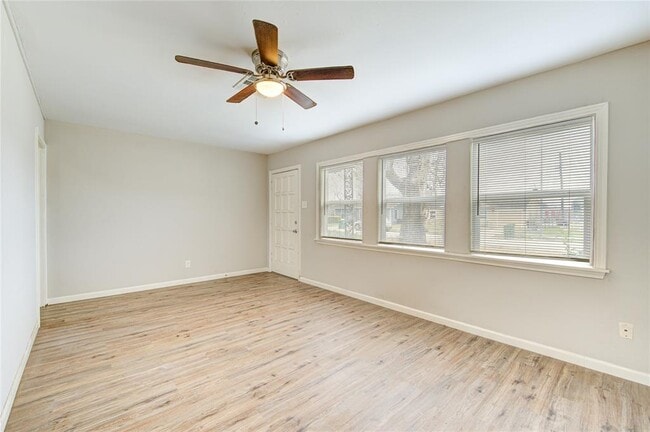 Building Photo - 2726 Stallings Dr