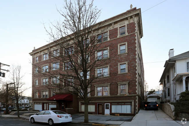 Building Photo - Metropolitan Apartment Building