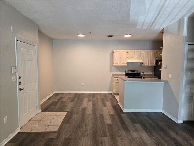 Building Photo - 5807 Legacy Crescent Pl