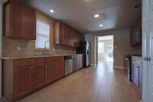 Building Photo - 2913 Rio Grande St