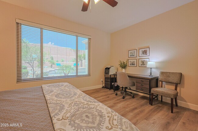 Building Photo - 2462 W Turtle Hill Dr
