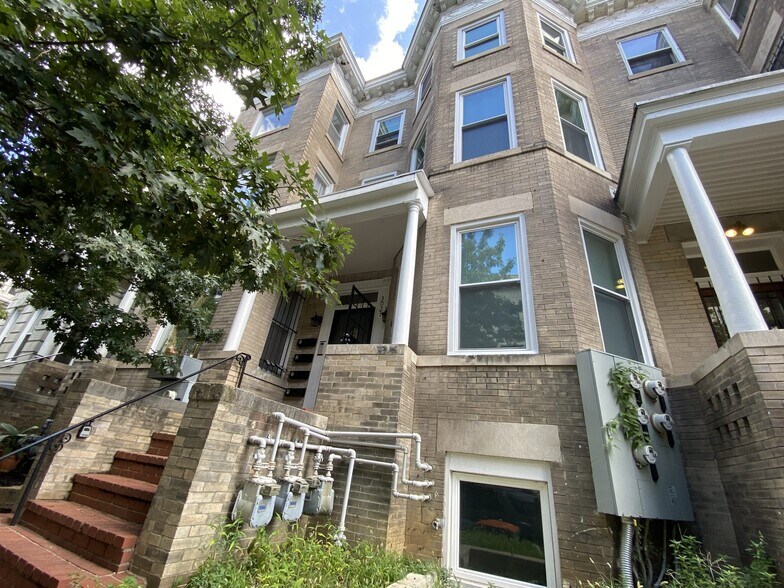 Building Photo - 3021 15th St NW