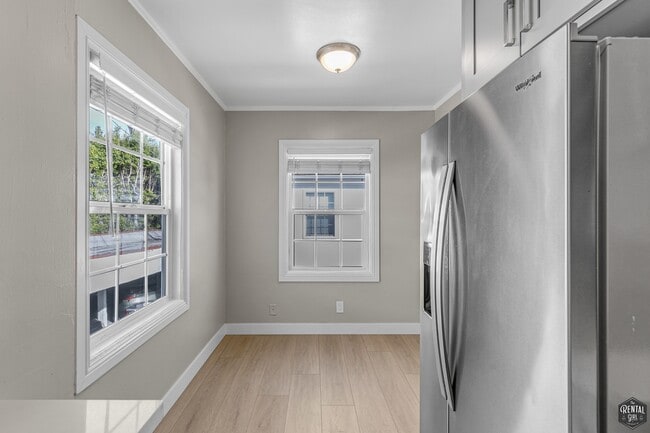 Building Photo - 8613 W Olympic Blvd