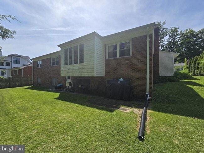 Building Photo - 6403 Orchid Dr