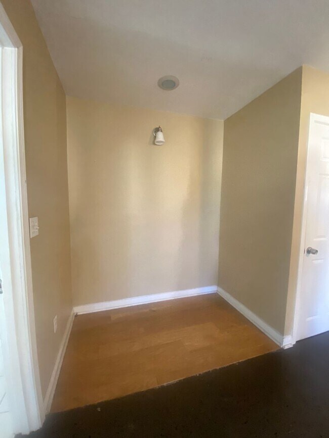 Building Photo - 409 E Puente St