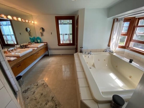 Building Photo - 30 Waldron St