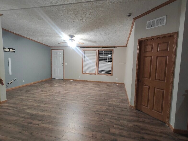 Building Photo - 336 S Moore School Rd