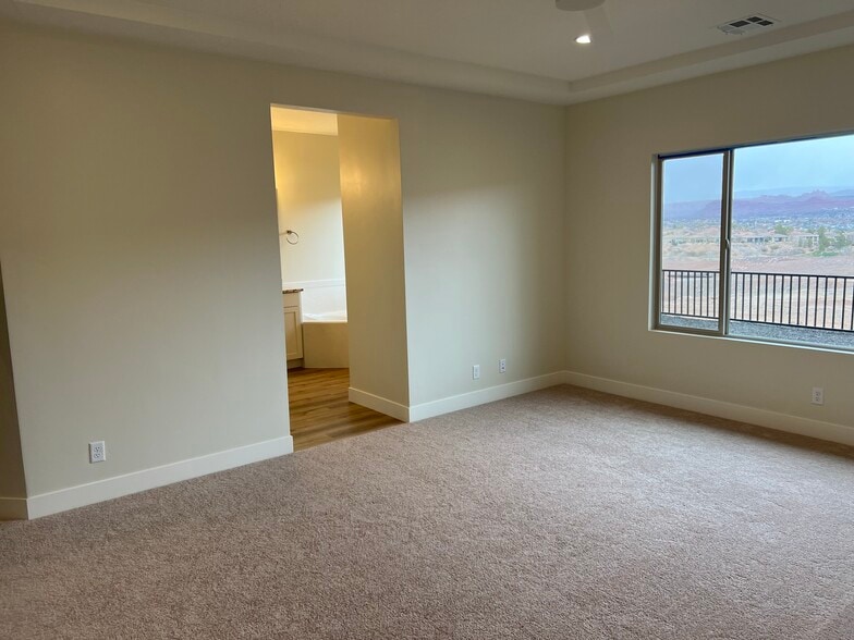 Building Photo - 2744 W Columbo Ln