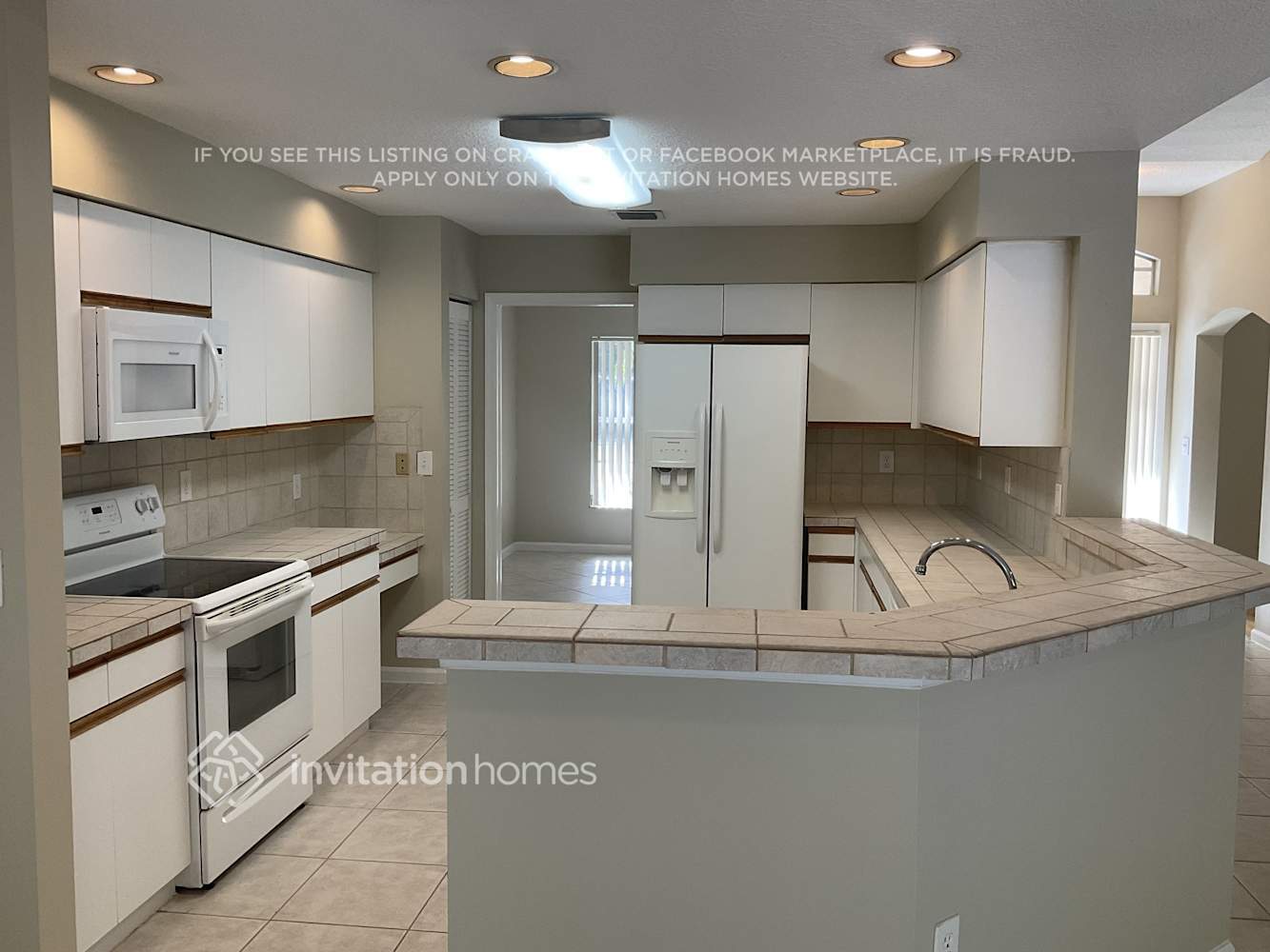 Building Photo - 6525 NW 54th Ct