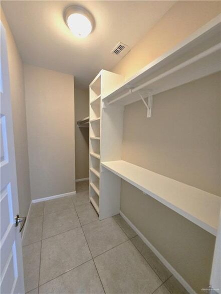 Building Photo - 1205 Bodark Dr