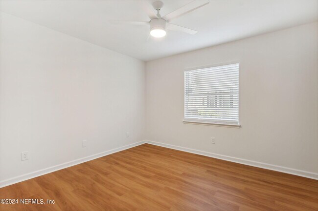 Building Photo - 1181 Westwood Dr