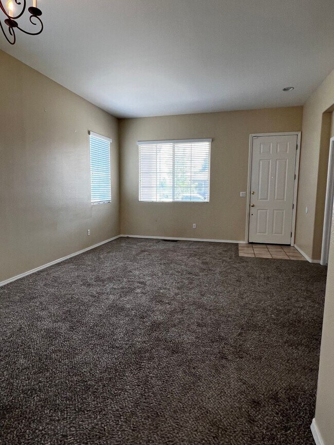Building Photo - 1675 Brentford Way