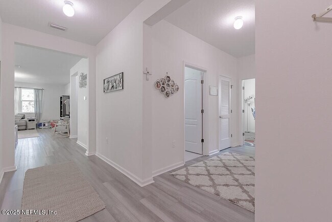 Building Photo - 12933 Logans Walk Ln