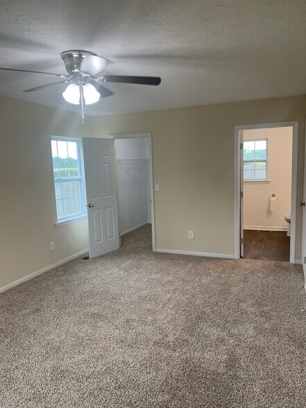 Building Photo - 145 Sally Hill Cir