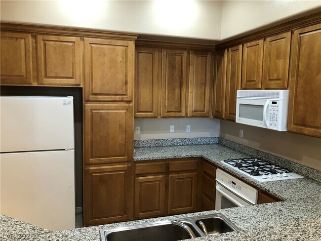 Building Photo - 68 E Serene Ave