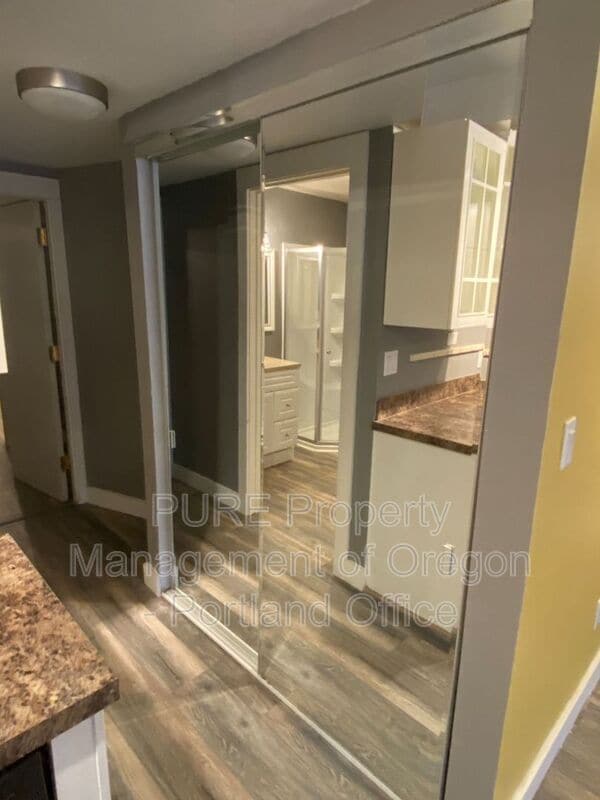 Building Photo - 22 S Meade St