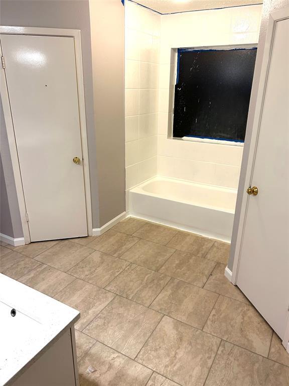 Building Photo - 13611 White Cliff Dr