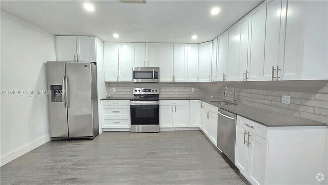 Building Photo - 3805 NW 78th Ter