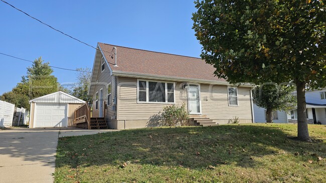 Primary Photo - 130 Outlook Dr SW