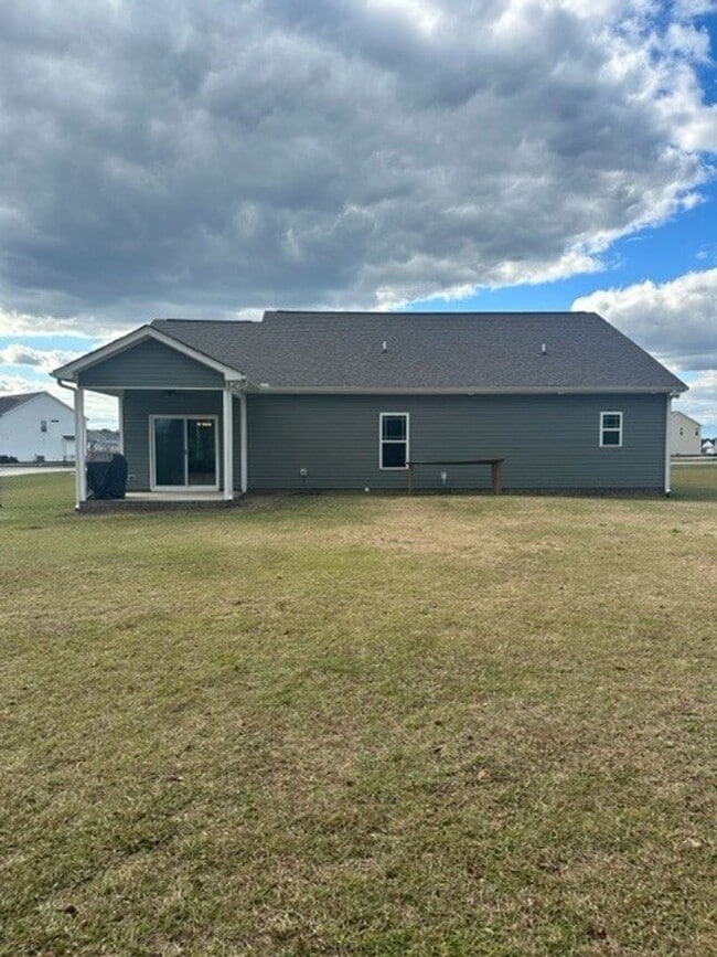 Building Photo - 3 Bed/2 Bath in Willow Pond - 15 minutes to SJAFB!