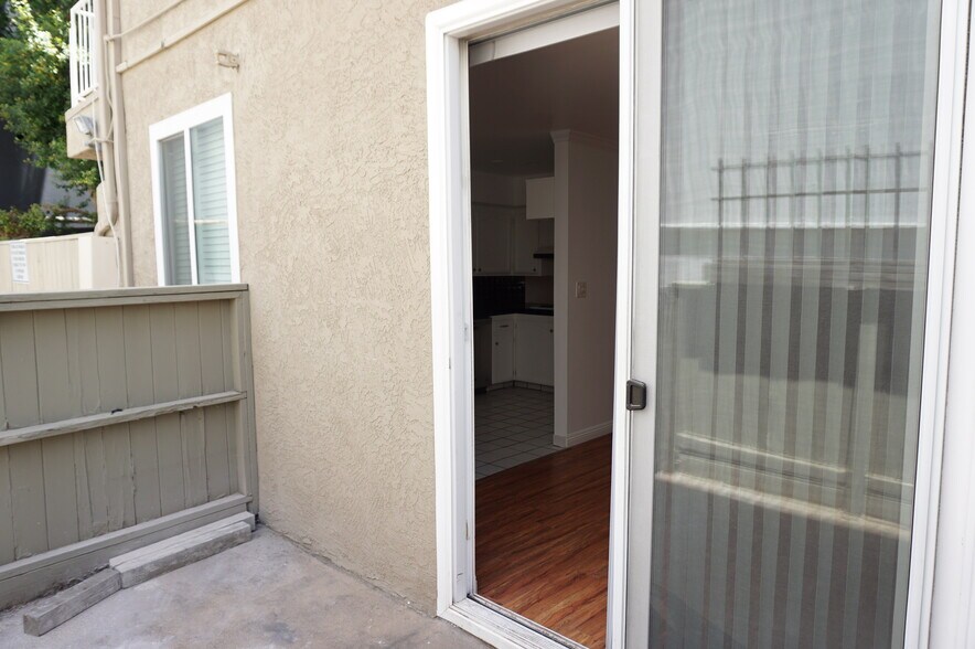 Building Photo - 4610 Densmore Ave
