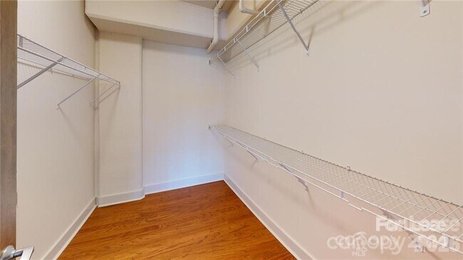 Building Photo - 715 N Graham St