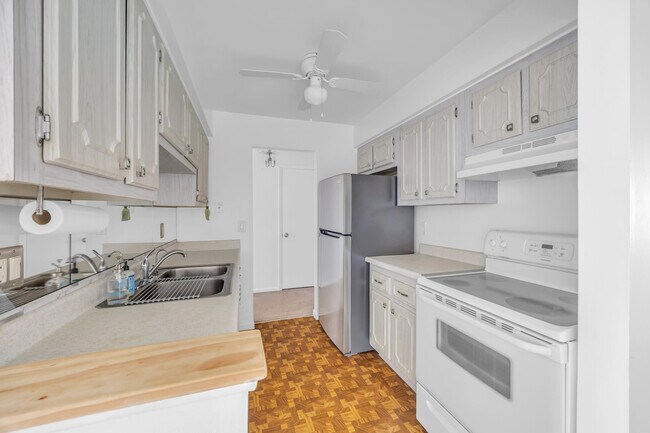 Building Photo - 125 Shore Ct