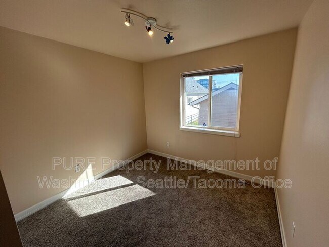 Building Photo - 3205 N 7th St