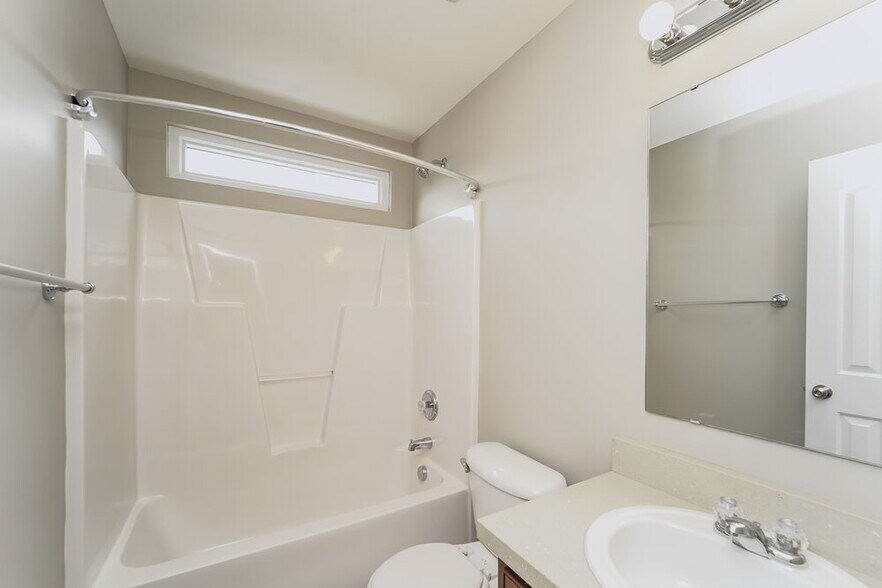 Building Photo - 8236 Rolling Meadows Ln