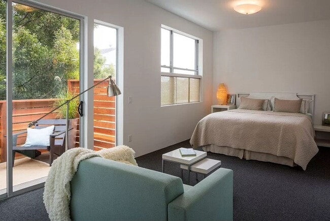 Building Photo - Beautiful Modern 3BR/3BA with In Unit Laun...