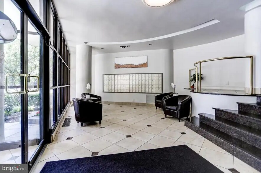 Building Photo - 2141 I St NW