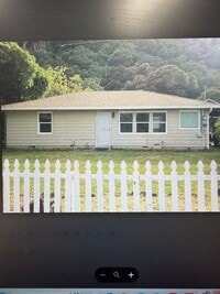 Building Photo - Country setting